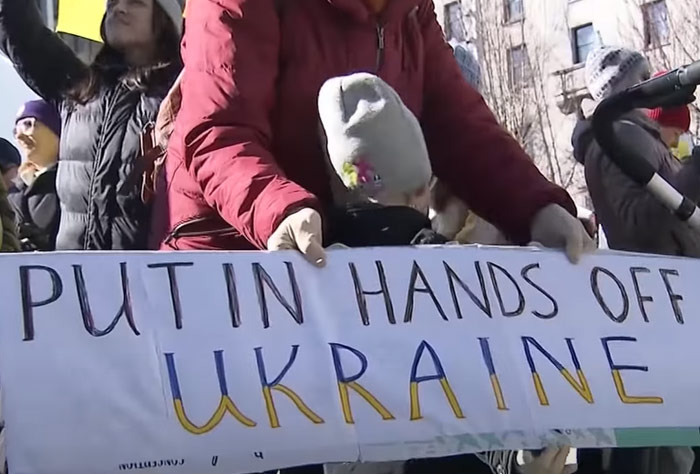 “푸틴 대통령은 전범”…BC우크라이나인들, 반전 집회