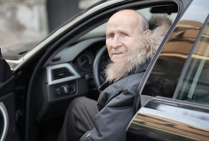 80세 이상 노년층 운전자 의료진단서 제출 중단 연장