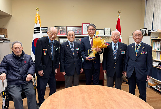 유공자회 견 총영사에게 감사패 전달 new
