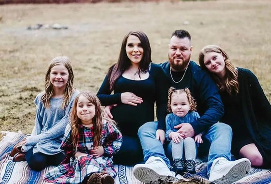 칠리왁 공원서 강풍에 쓰러진 나무에 여성 사망 new