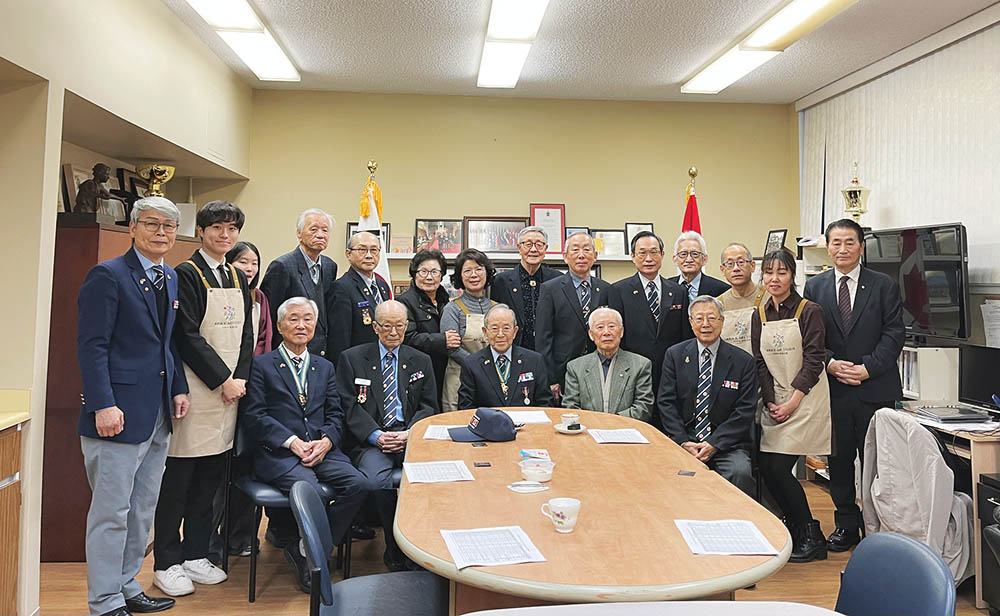 써리한국어학교 유공자회에 떡국 대접 new