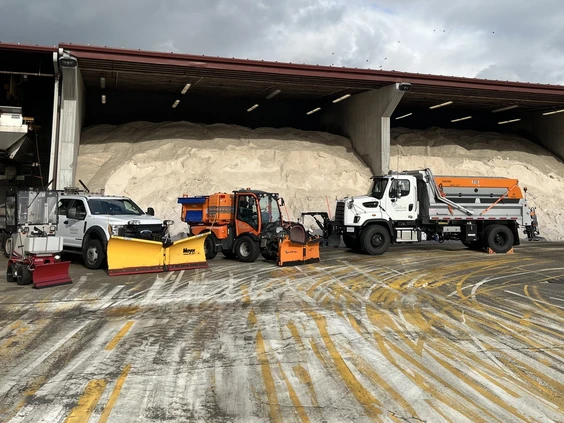 43년 만의 첫 ‘눈 없는 겨울’… 밴쿠버 제설차들 무용지물 new